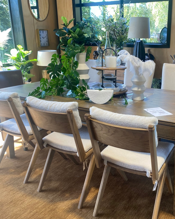 Dining Chairs & Bar Stools