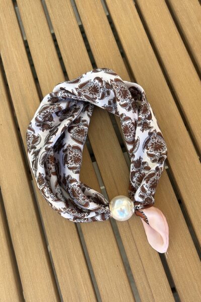 Pearl  fasten neck tie cameo