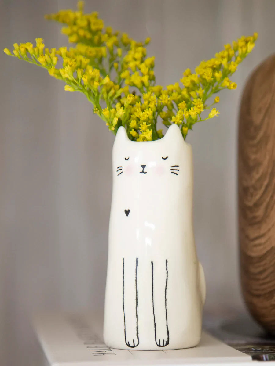 Cutest little bud vase cat