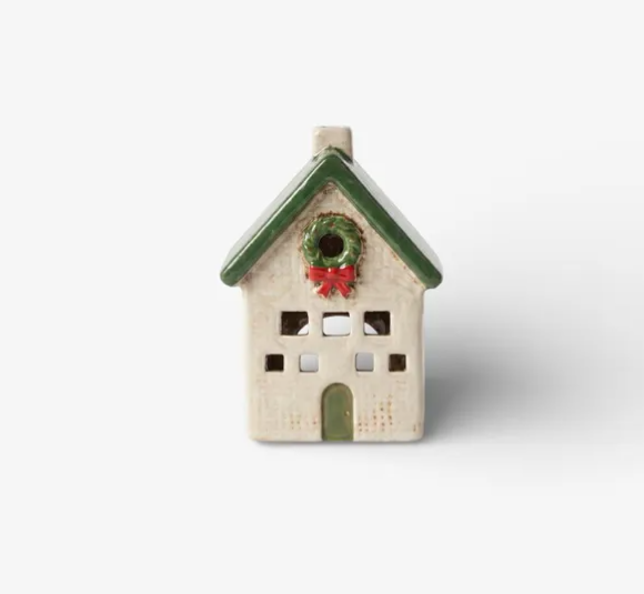 Nordgard cottage with bow wreath
