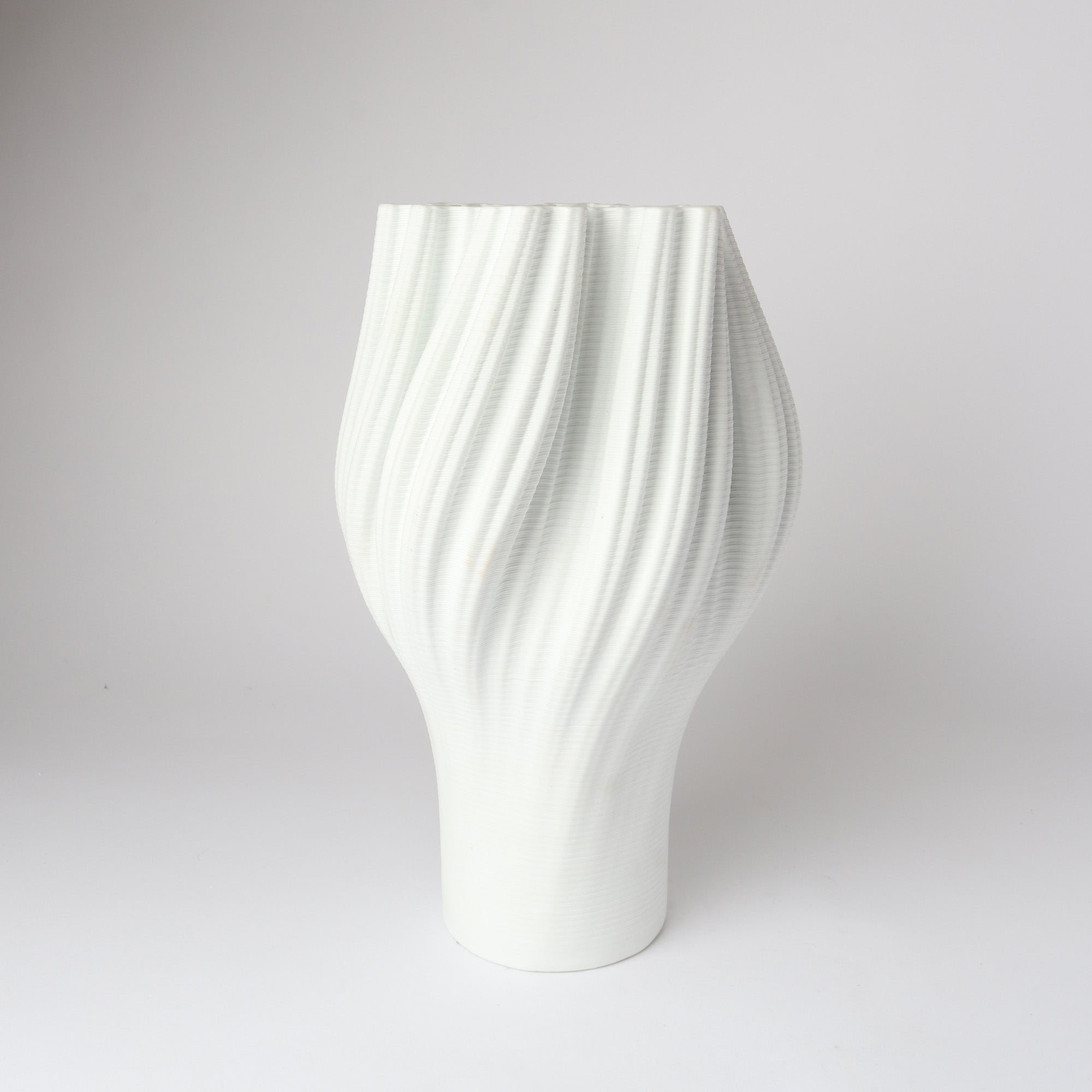 3D Vase 19 - Arctic White