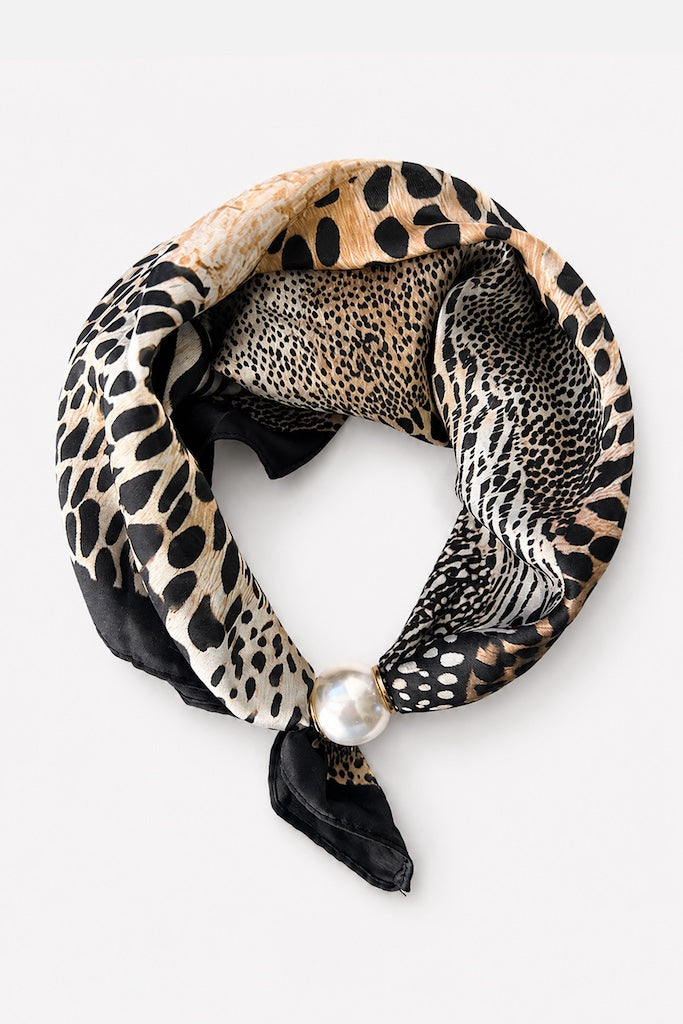 Pearl  fasten neck tie Natural Instinct