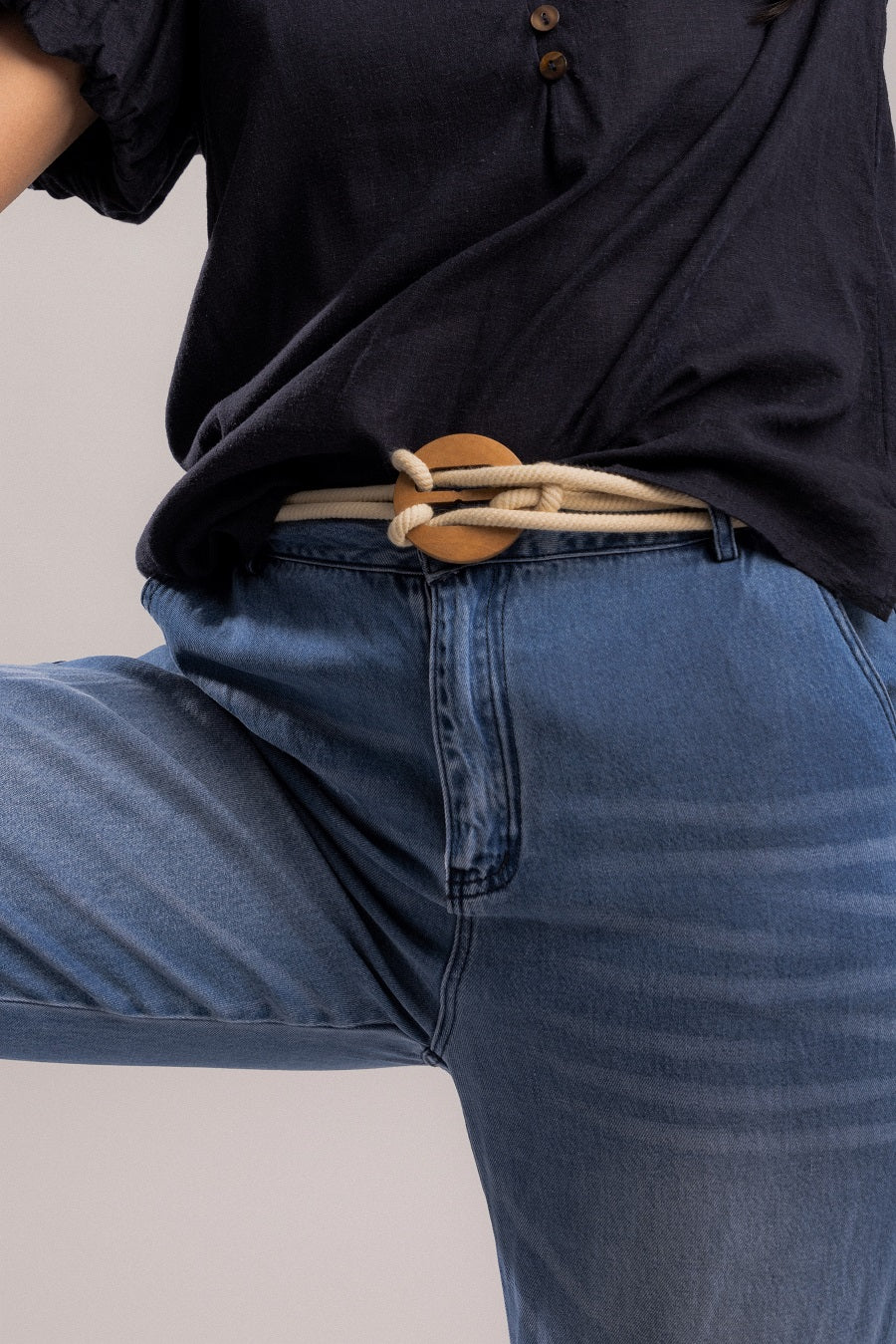 Beige Rope Belt / Wooden Buckle - O/S