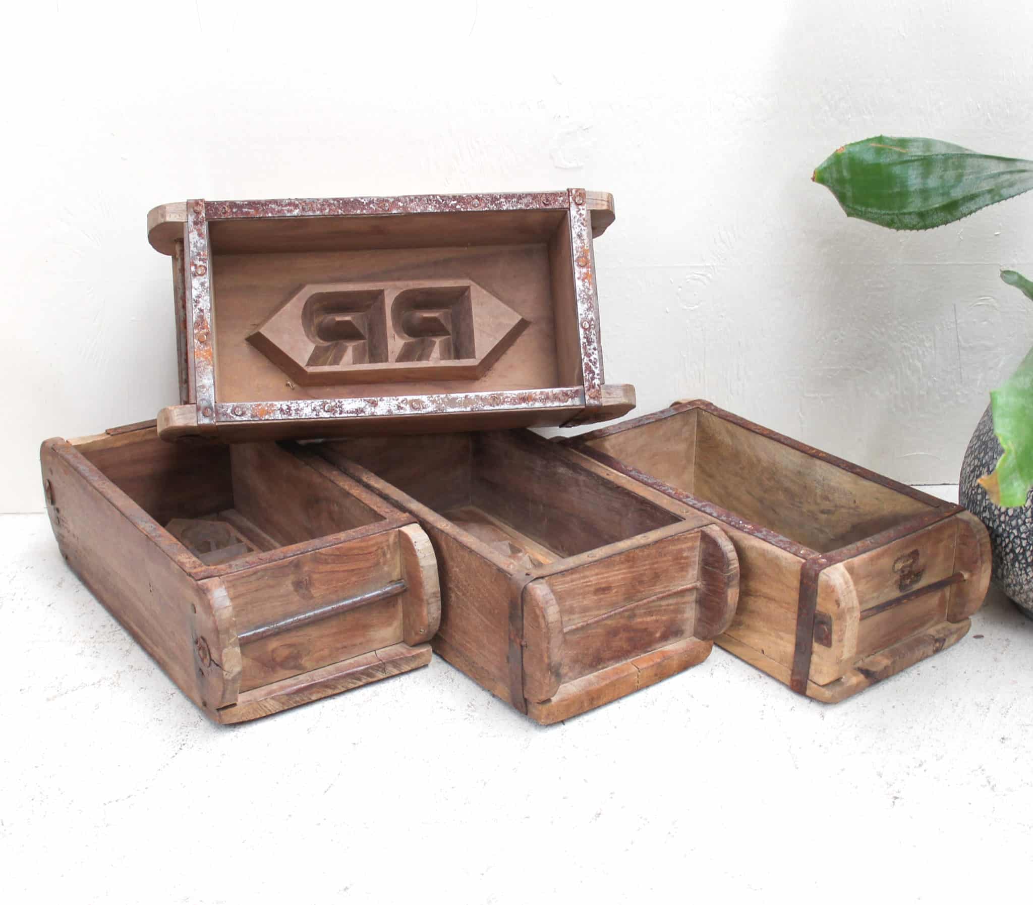 Vintage Brick Mould