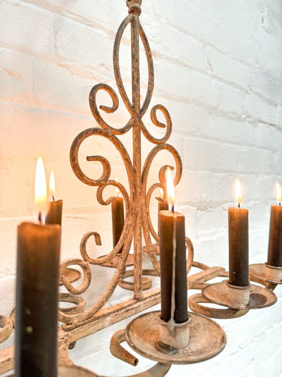 Hanging candleholder