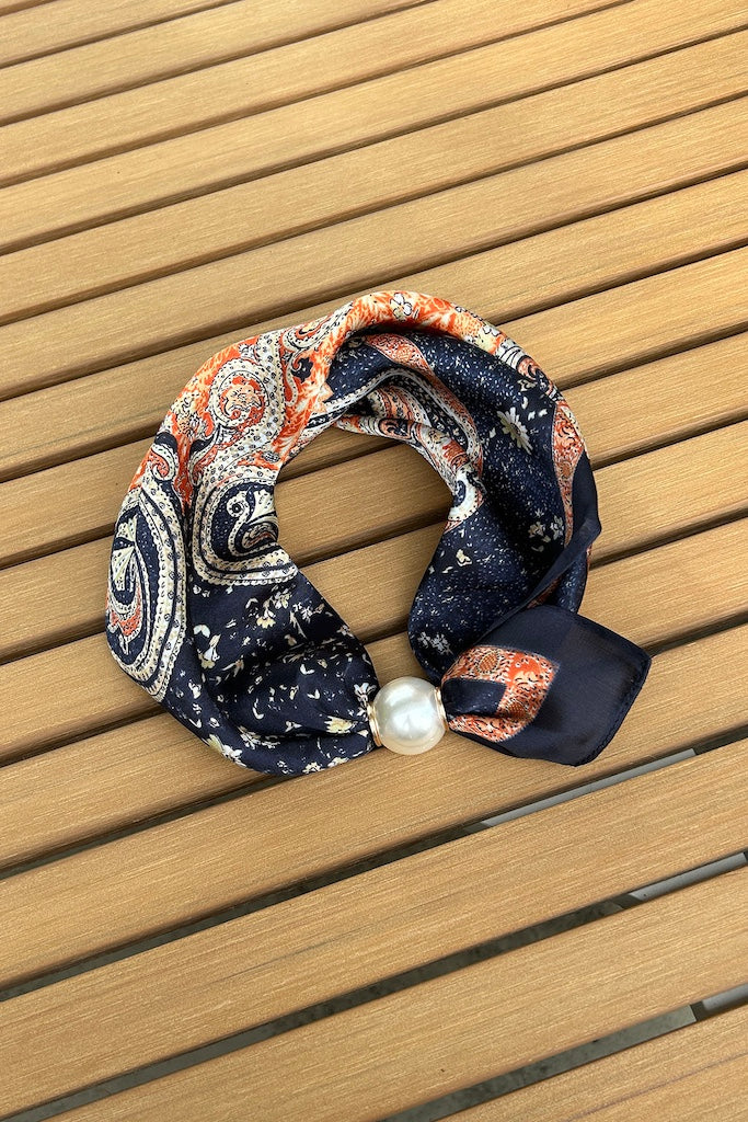 Pearl fasten neck tie valencia