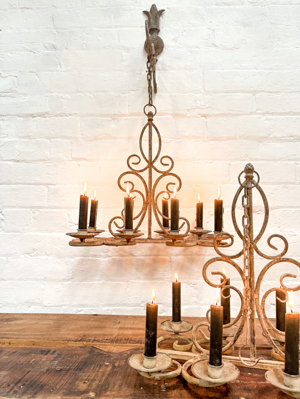Hanging candleholder