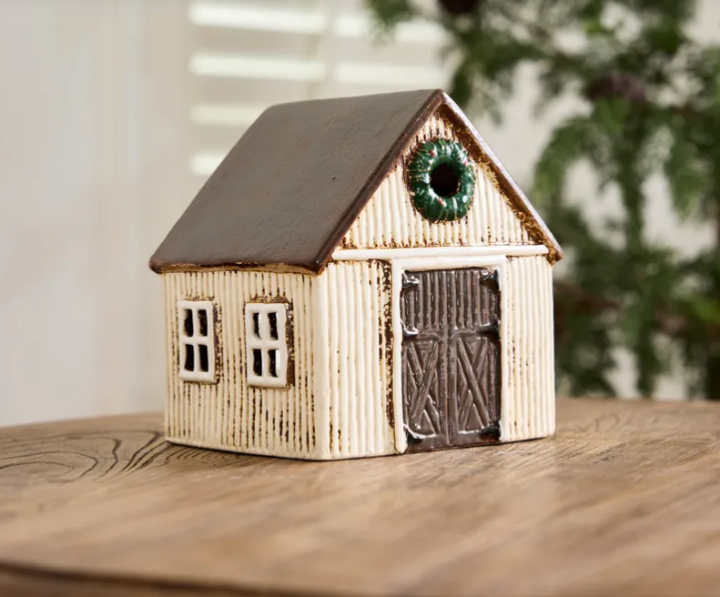 Nordgard stable with wreath