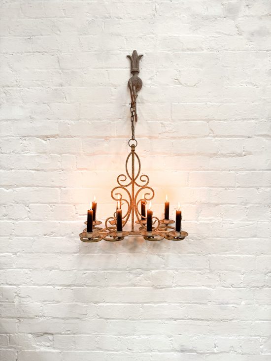 Hanging candleholder