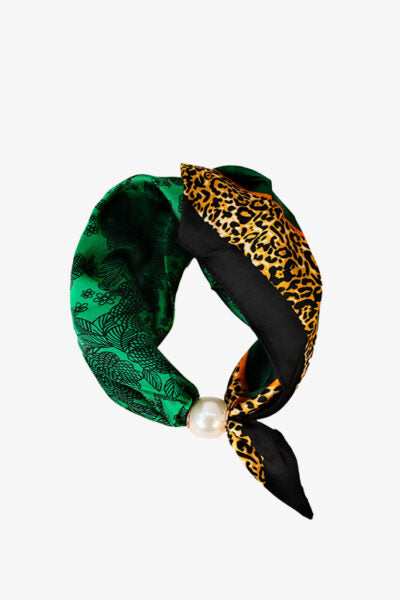 Pearl fasten neck tie emerald safari