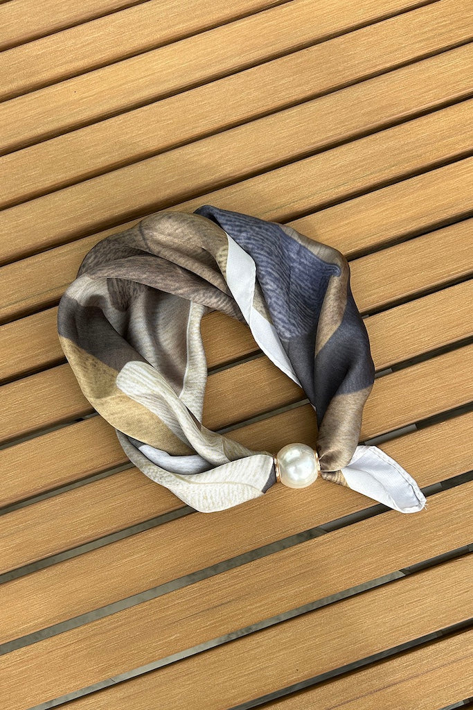 Pearl fasten neck tie riverstone